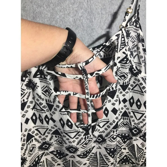 Womens Forever 21 Tank top Caged Back Detail Black and White Aztec Print - Picture 5 of 5